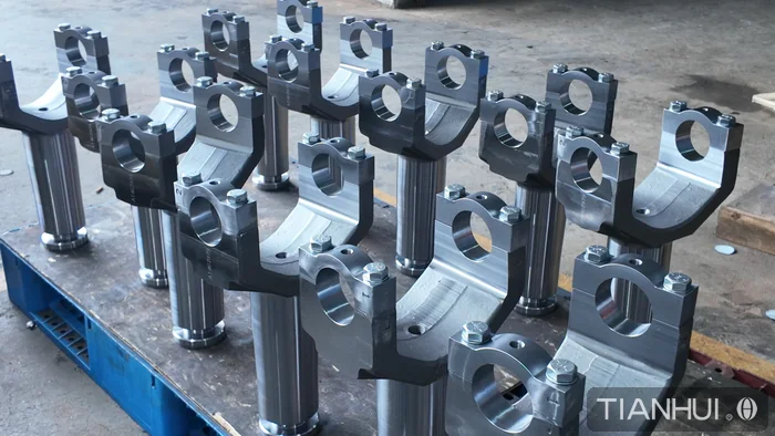 Log 7: 250 Agricultural Machinery Fork Components Shipped to John Deere(pic4) Precision machined fork parts for agricultural machinery