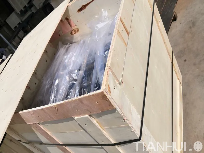 Log 8: 800 Sets of Woodworking Machinery Components Shipped to Algeria(pic4) log-8-woodworking-machinery-components-2.webp