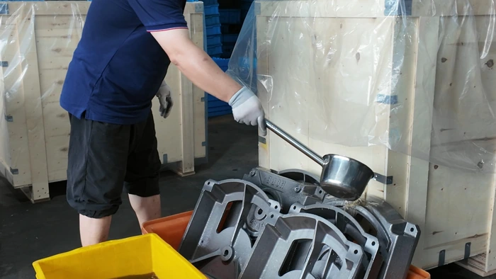 Log 10 : 600 Cutting Machine Housings Shipped to France(pic6) cutting machine housing ready for packing