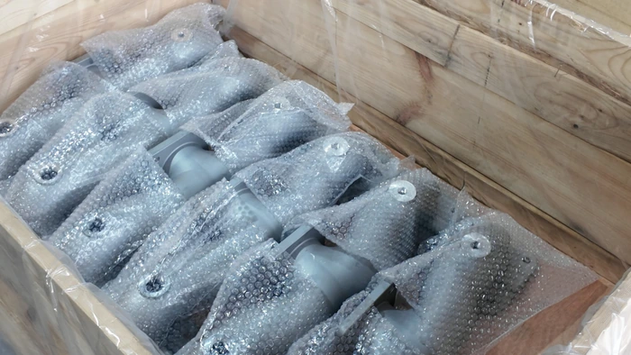 Log 11 :1,500 Pipe Connectors Shipped by Air to the USA(pic1) 1619279 pipe connectors packed for shipment to the USA