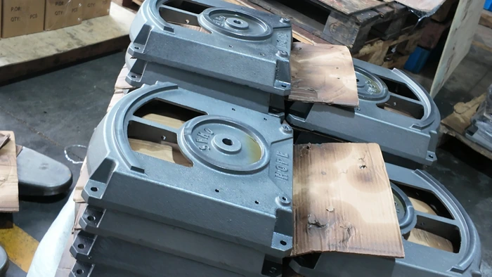 Log 10 : 600 Cutting Machine Housings Shipped to France