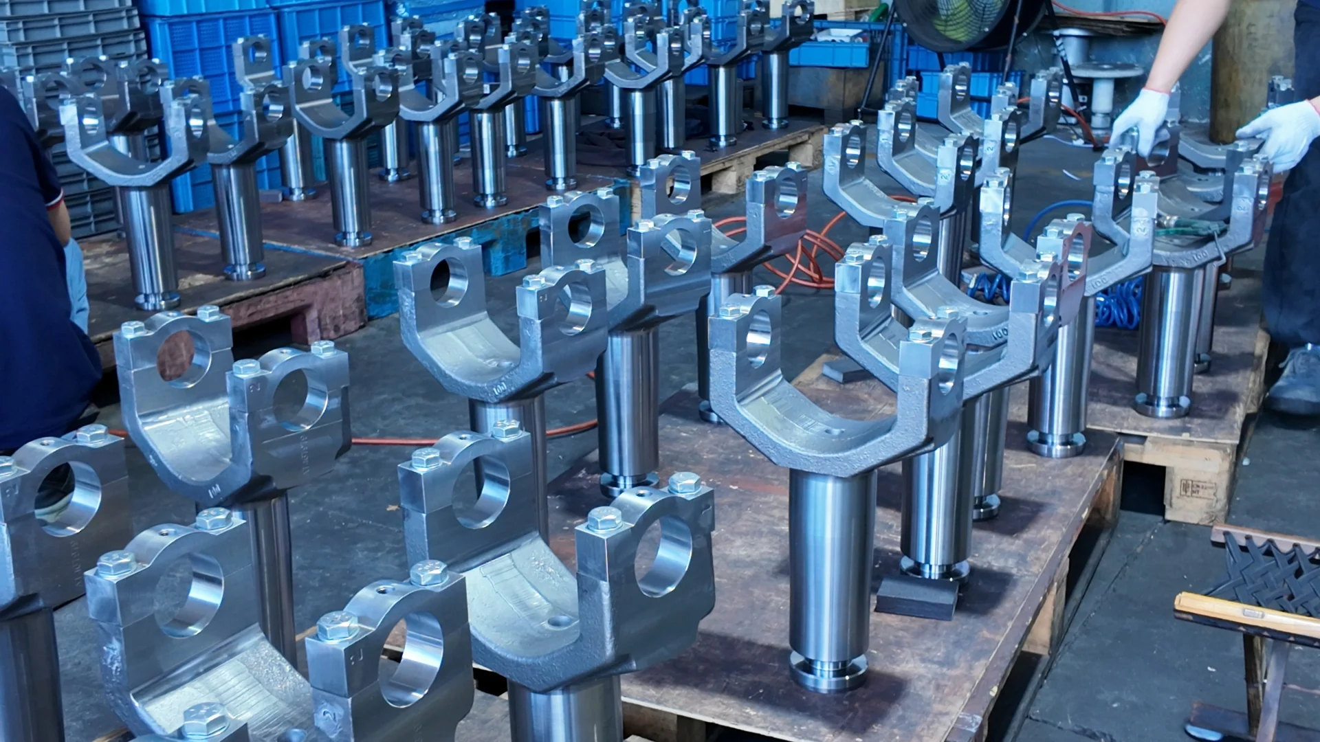 Log 13: 500 809306 Agricultural Fork Components Shipped to North America