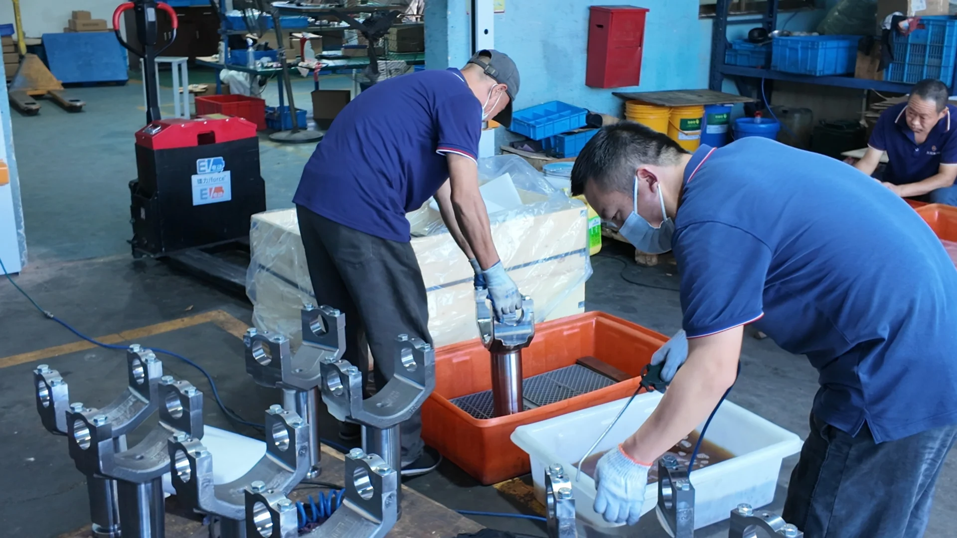 Log 13: 500 809306 Agricultural Fork Components Shipped to North America(Image4) CNC machining setup for 809306 agricultural machinery fork components