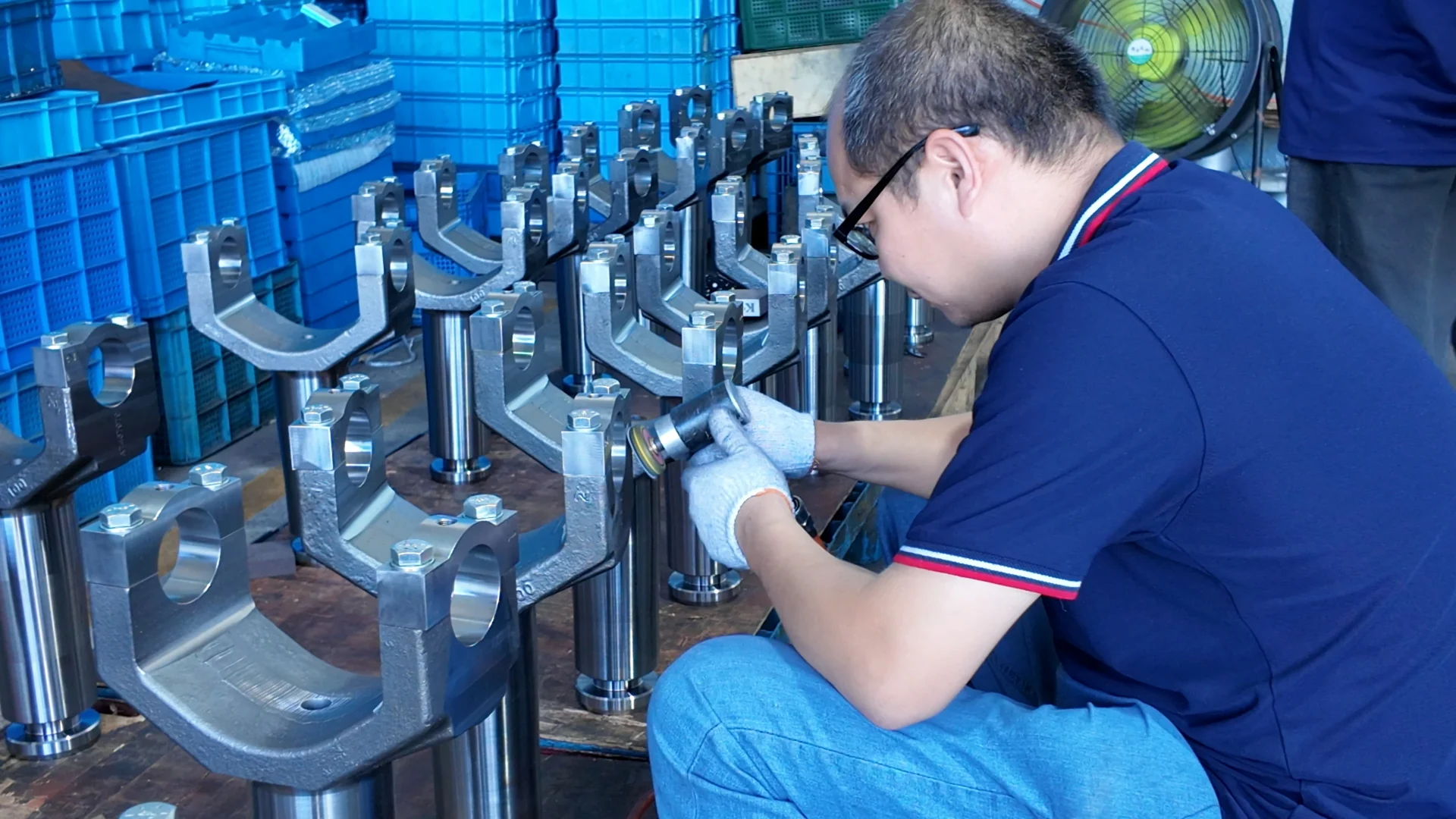 Log 13: 500 809306 Agricultural Fork Components Shipped to North America(Image2) CNC machining of an investment cast 809306 agricultural fork component