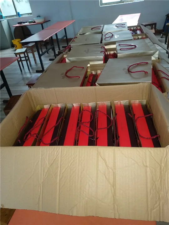 Mid-Autumn Festival Gifts for Tianhui Employees(Image2) Mid-Autumn Festival mooncakes and gifts - 2