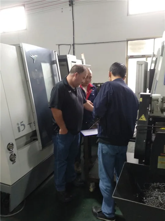 Visit from U.S. Customers for a Factory Audit(Image2) ARTMARK customers from the United States visiting Tianhui - 2